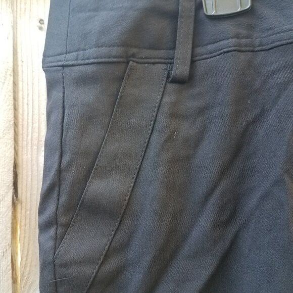 Juniors 11 Black Bermuda Shorts by Courtenay NWT - Picture 8 of 8